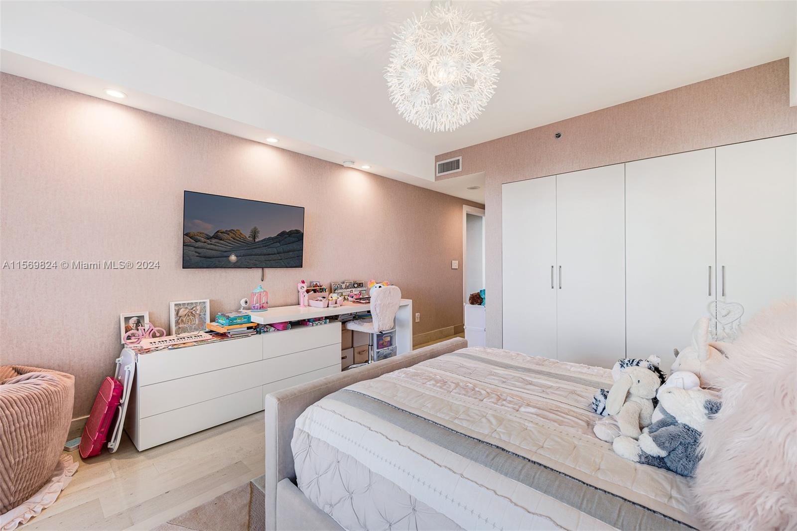 791 Crandon Blvd 407, Key Biscayne, Florida 33149, 4 Bedrooms Bedrooms, ,5 BathroomsBathrooms,Residential,For Sale,791 Crandon Blvd 407,A11569824