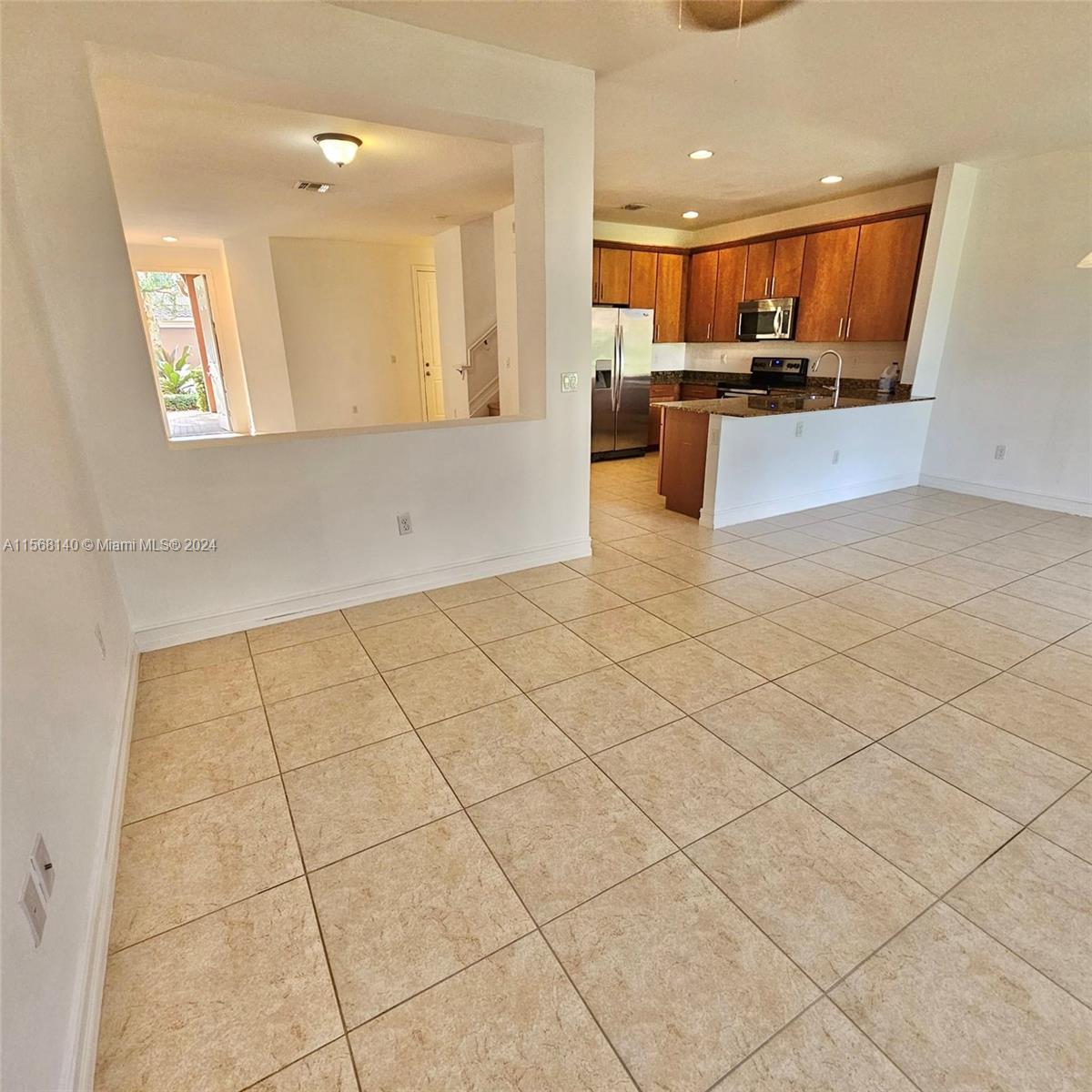 132 E Riverwalk Cir E 132, Plantation, Florida 33325, 3 Bedrooms Bedrooms, ,2 BathroomsBathrooms,Residentiallease,For Rent,132 E Riverwalk Cir E 132,A11568140