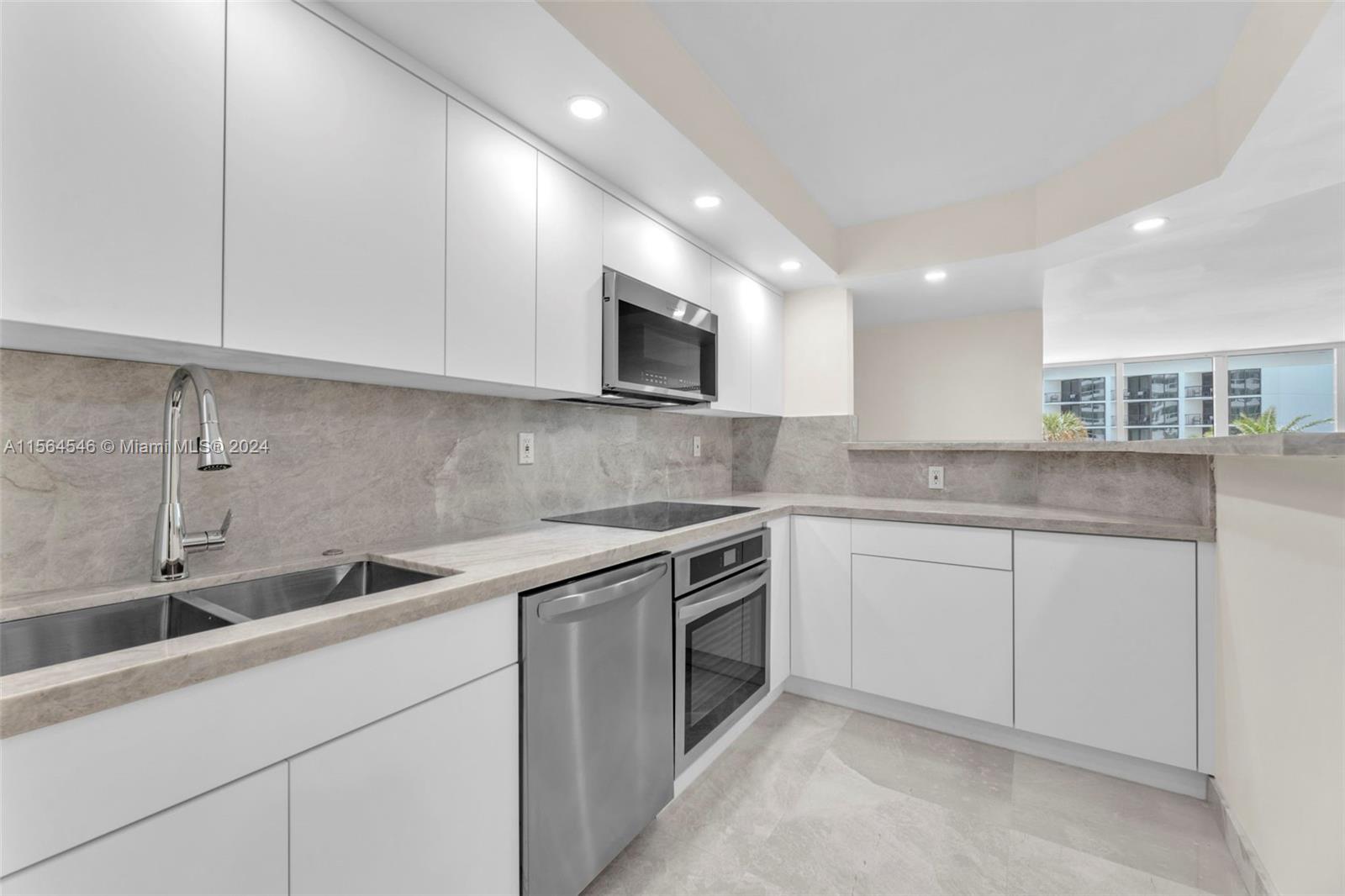 1717 N BAYSHORE DR A-1242, Miami, Florida 33132, 1 Bedroom Bedrooms, ,1 BathroomBathrooms,Residentiallease,For Rent,1717 N BAYSHORE DR A-1242,A11564546