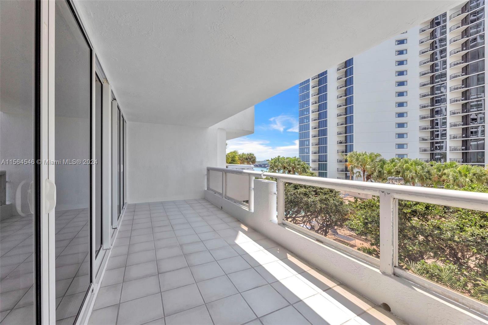1717 N BAYSHORE DR A-1242, Miami, Florida 33132, 1 Bedroom Bedrooms, ,1 BathroomBathrooms,Residentiallease,For Rent,1717 N BAYSHORE DR A-1242,A11564546