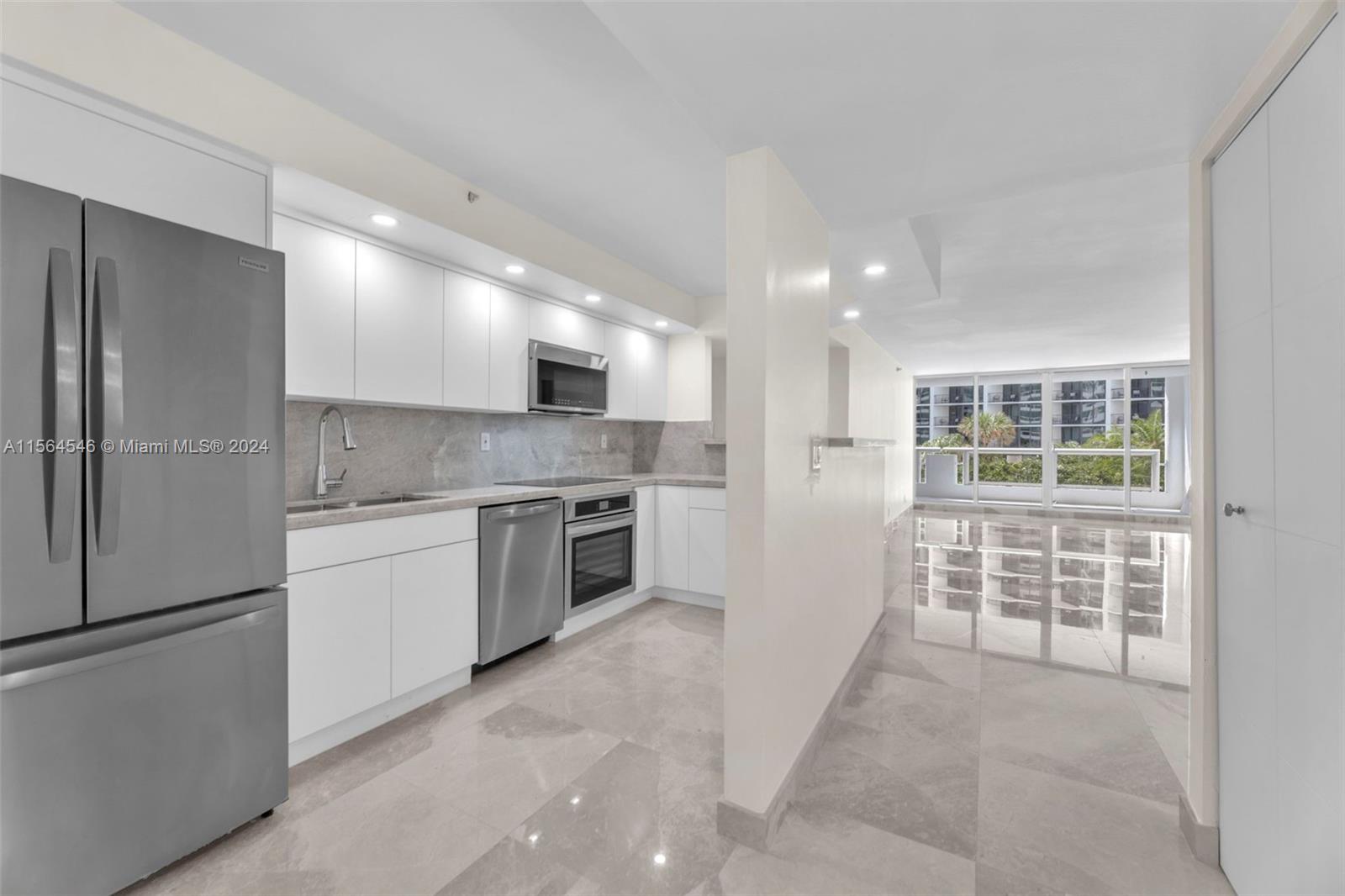 1717 N BAYSHORE DR A-1242, Miami, Florida 33132, 1 Bedroom Bedrooms, ,1 BathroomBathrooms,Residentiallease,For Rent,1717 N BAYSHORE DR A-1242,A11564546