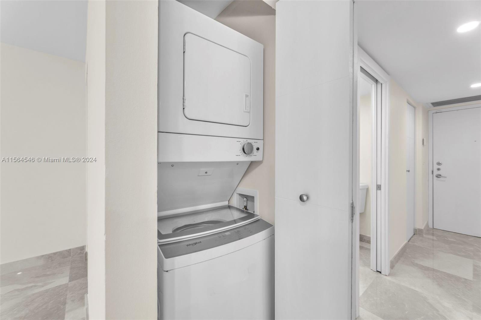 1717 N BAYSHORE DR A-1242, Miami, Florida 33132, 1 Bedroom Bedrooms, ,1 BathroomBathrooms,Residentiallease,For Rent,1717 N BAYSHORE DR A-1242,A11564546