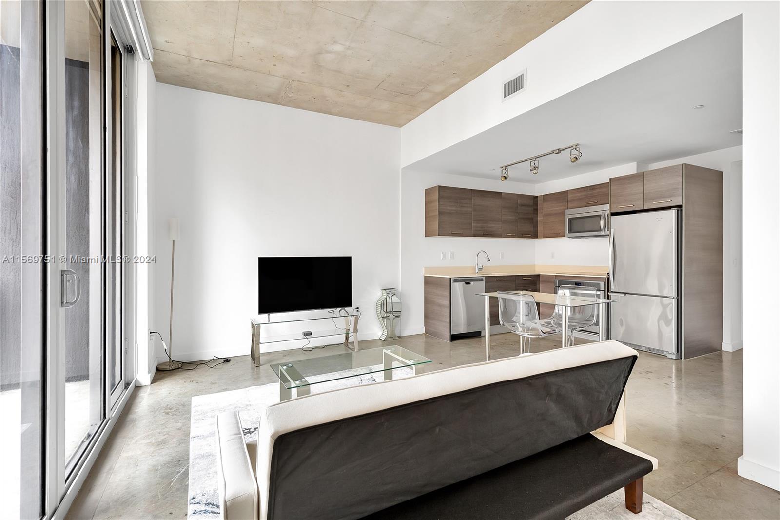 151 SE 1st St 1107, Miami, Florida 33131, 1 Bedroom Bedrooms, ,1 BathroomBathrooms,Residentiallease,For Rent,151 SE 1st St 1107,A11569751