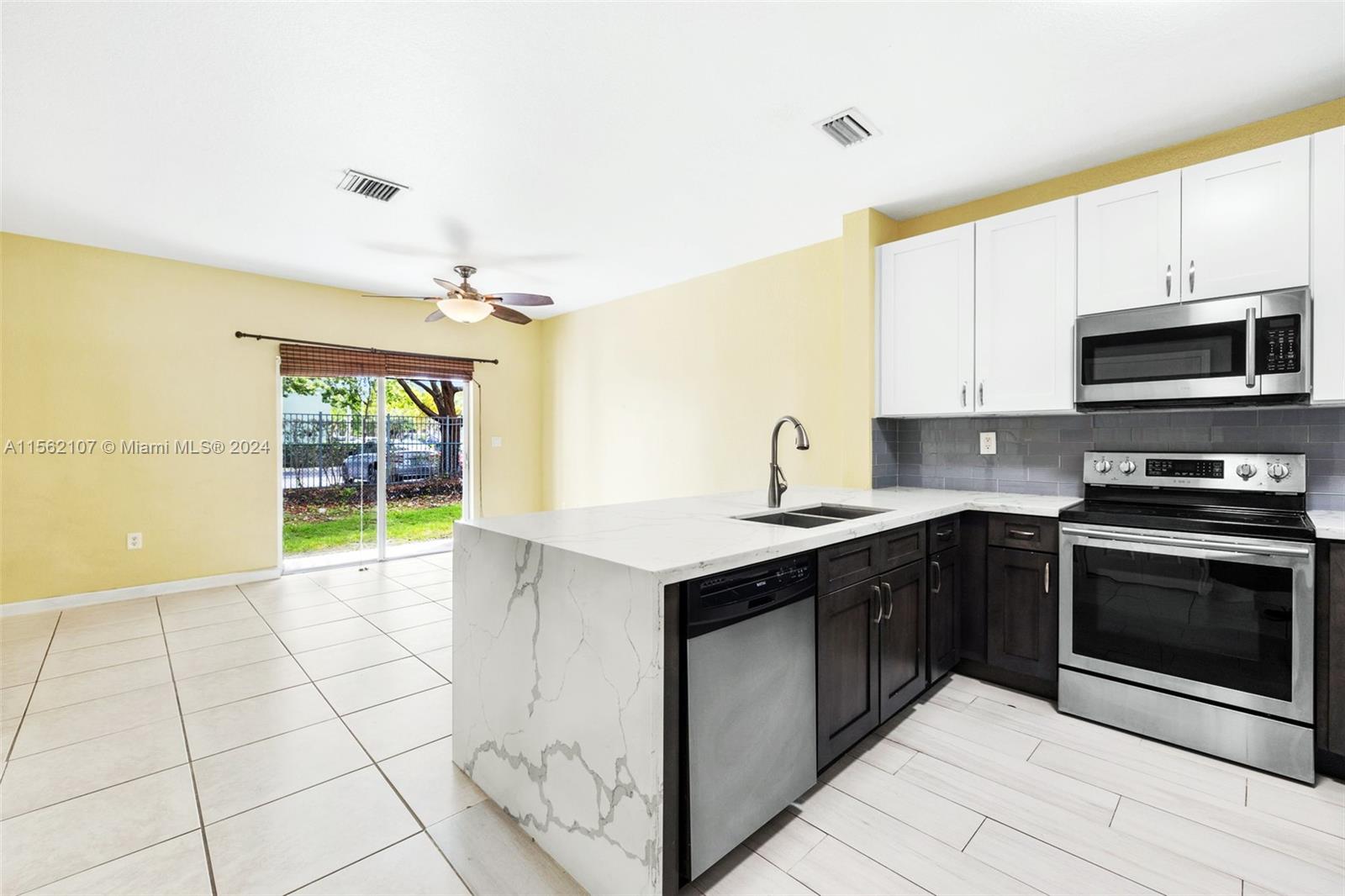 8440 SW 150th Ave 105, Miami, Florida 33193, 3 Bedrooms Bedrooms, ,2 BathroomsBathrooms,Residential,For Sale,8440 SW 150th Ave 105,A11562107