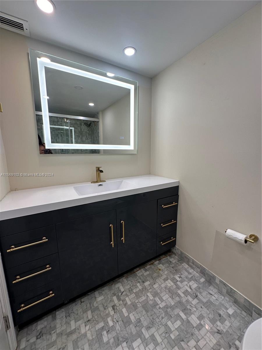 1904 S Ocean Dr 1807, Hallandale Beach, Florida 33009, 2 Bedrooms Bedrooms, ,2 BathroomsBathrooms,Residentiallease,For Rent,1904 S Ocean Dr 1807,A11569102