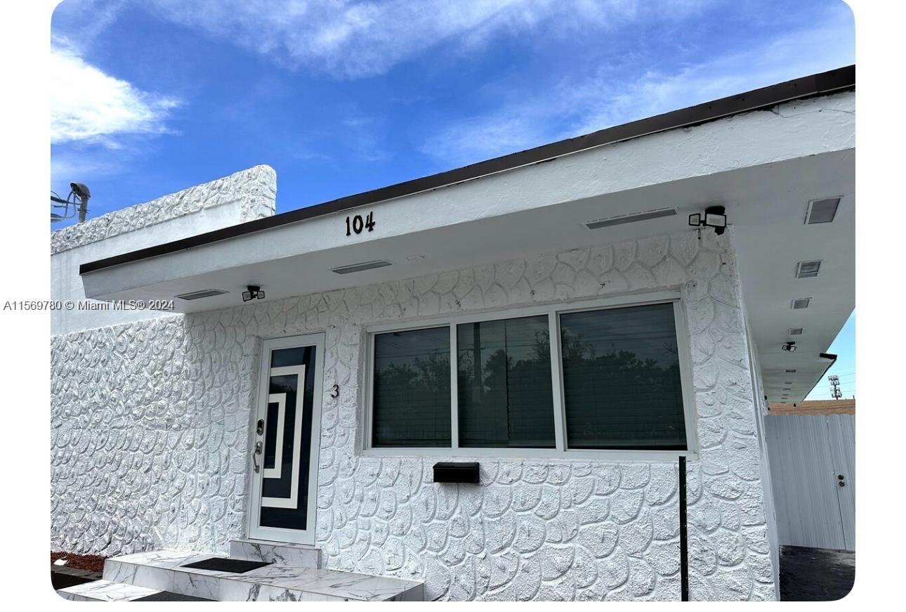 104 NW 9TH ST 3, Hallandale Beach, Florida 33009, 3 Bedrooms Bedrooms, ,2 BathroomsBathrooms,Residentiallease,For Rent,104 NW 9TH ST 3,A11569780