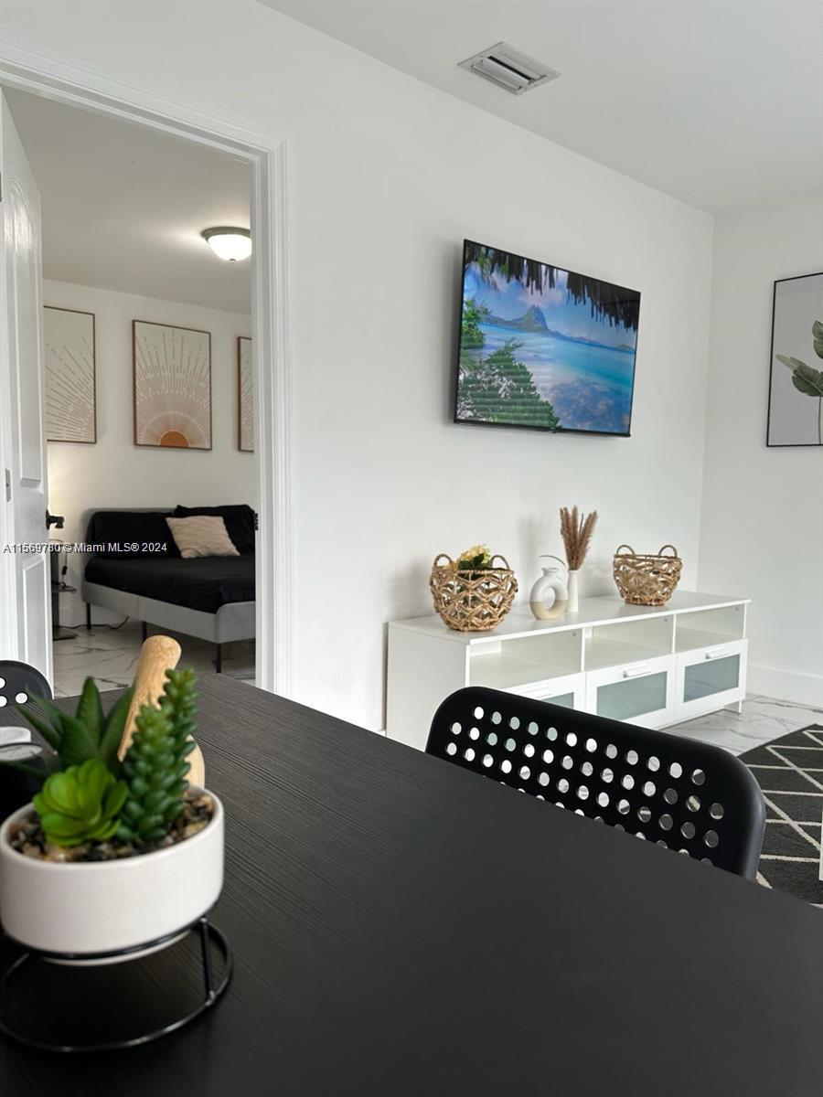 104 NW 9TH ST 3, Hallandale Beach, Florida 33009, 3 Bedrooms Bedrooms, ,2 BathroomsBathrooms,Residentiallease,For Rent,104 NW 9TH ST 3,A11569780