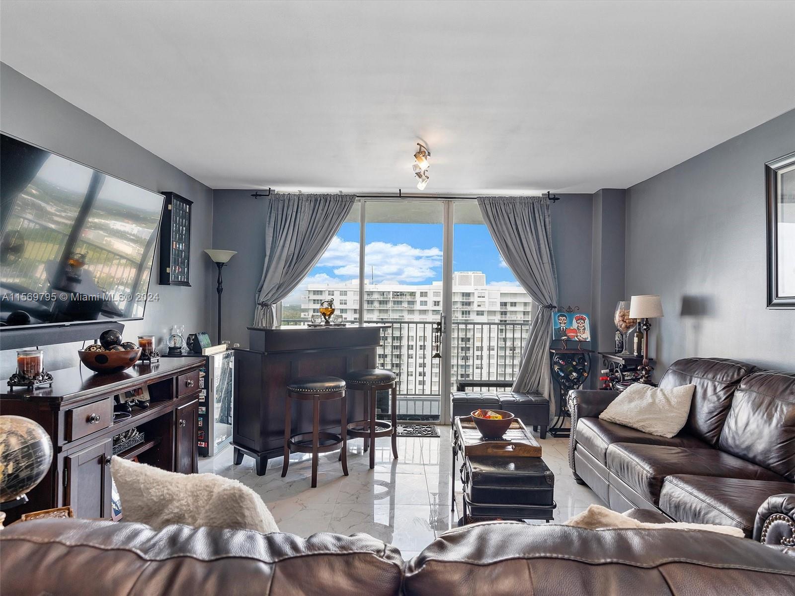 2851 NE 183rd St 2112E, Aventura, Florida 33160, 2 Bedrooms Bedrooms, ,2 BathroomsBathrooms,Residential,For Sale,2851 NE 183rd St 2112E,A11569795