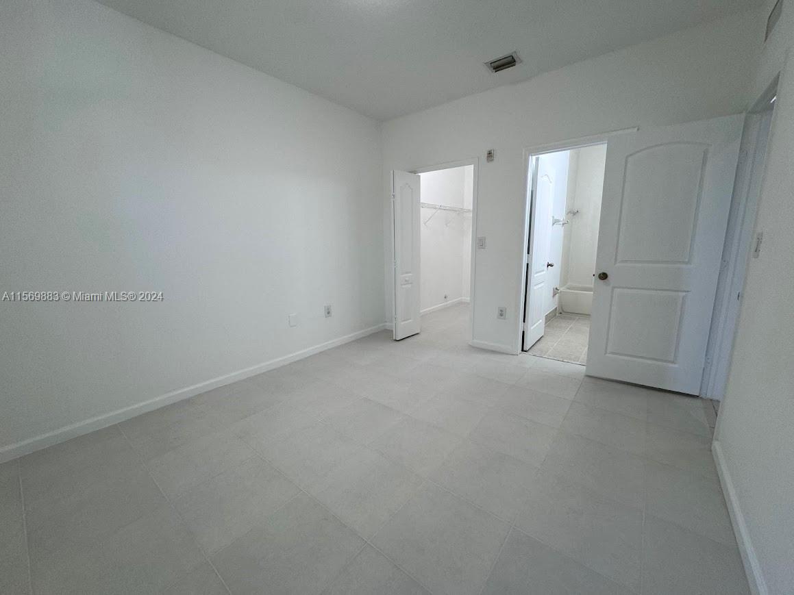 1536 SE 25th St 206, Homestead, Florida 33035, 2 Bedrooms Bedrooms, ,2 BathroomsBathrooms,Residentiallease,For Rent,1536 SE 25th St 206,A11569883