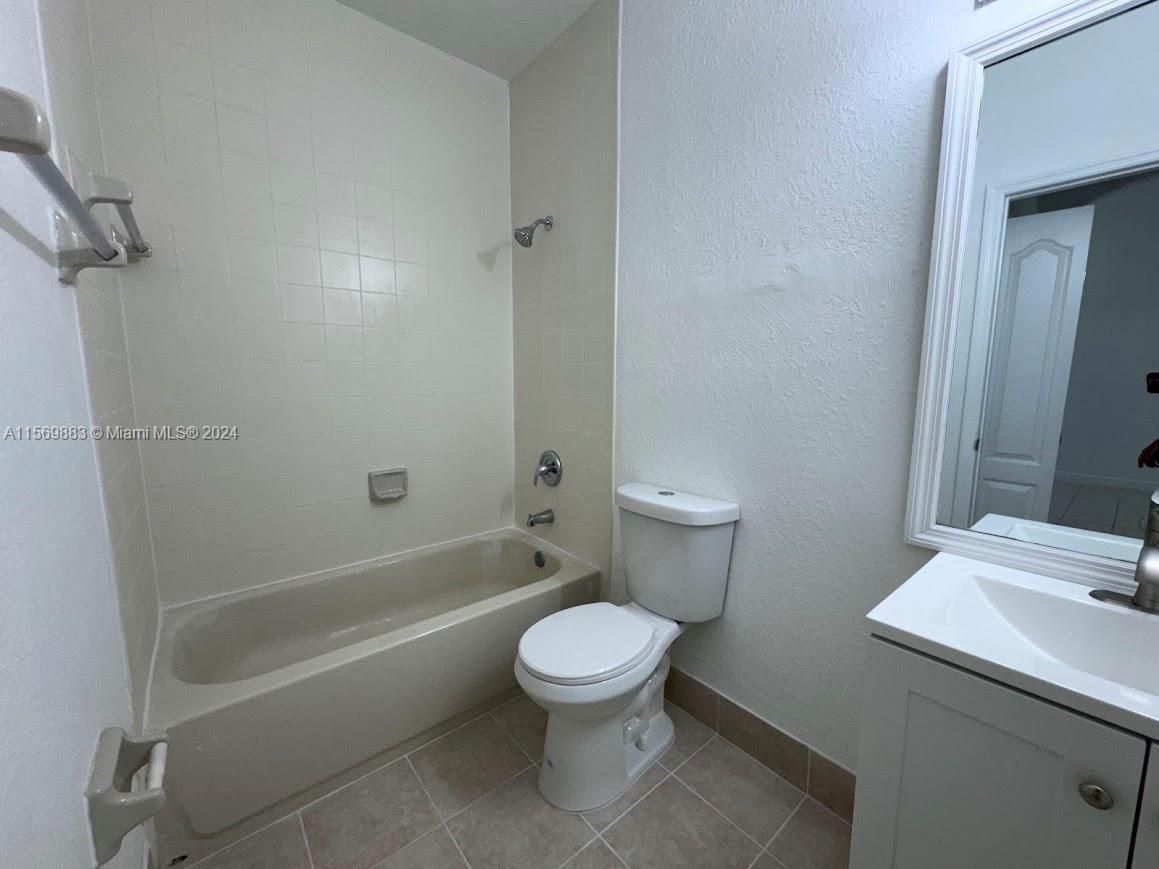 1536 SE 25th St 206, Homestead, Florida 33035, 2 Bedrooms Bedrooms, ,2 BathroomsBathrooms,Residentiallease,For Rent,1536 SE 25th St 206,A11569883