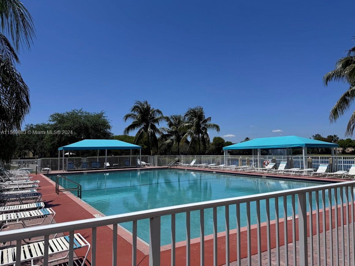1536 SE 25th St 206, Homestead, Florida 33035, 2 Bedrooms Bedrooms, ,2 BathroomsBathrooms,Residentiallease,For Rent,1536 SE 25th St 206,A11569883