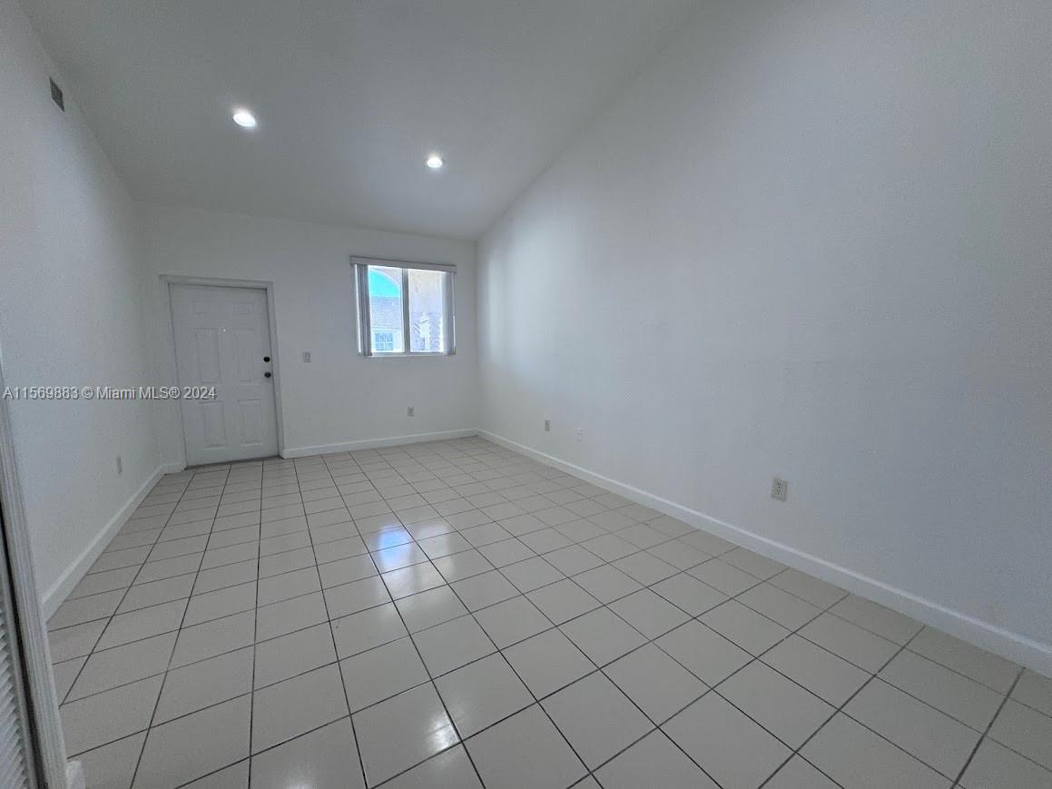 1536 SE 25th St 206, Homestead, Florida 33035, 2 Bedrooms Bedrooms, ,2 BathroomsBathrooms,Residentiallease,For Rent,1536 SE 25th St 206,A11569883