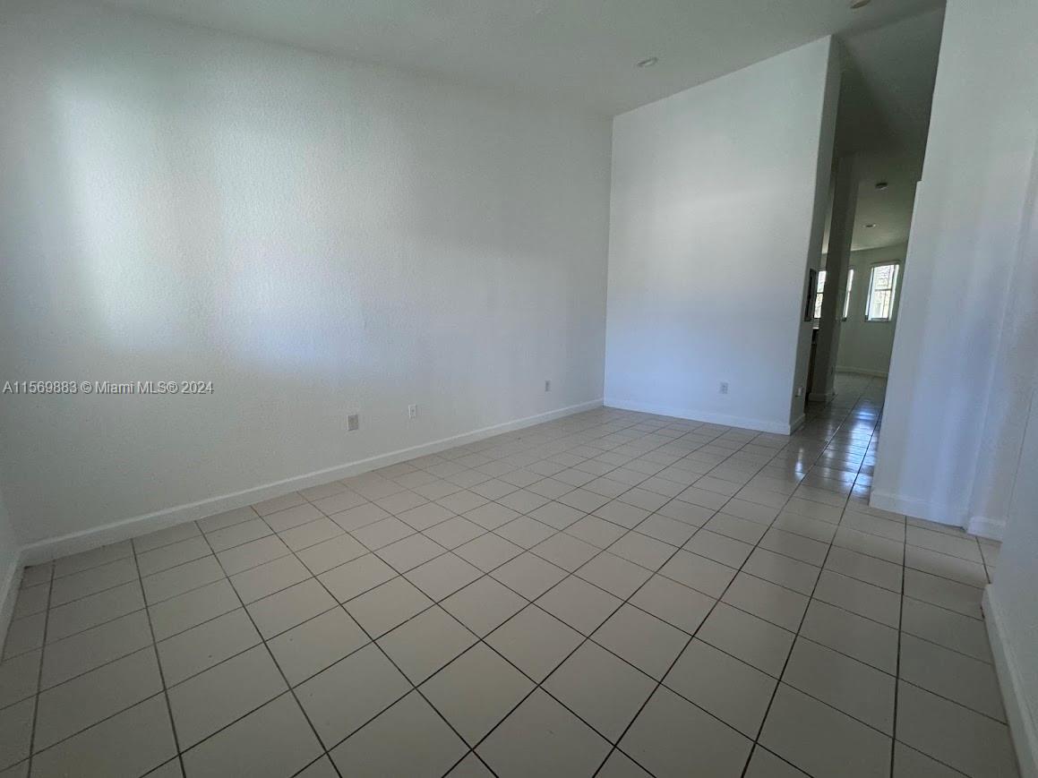 1536 SE 25th St 206, Homestead, Florida 33035, 2 Bedrooms Bedrooms, ,2 BathroomsBathrooms,Residentiallease,For Rent,1536 SE 25th St 206,A11569883