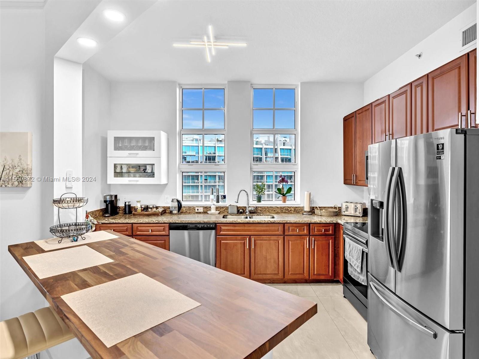 3001 NE 185th St 613, Aventura, Florida 33180, 2 Bedrooms Bedrooms, ,2 BathroomsBathrooms,Residentiallease,For Rent,3001 NE 185th St 613,A11569872