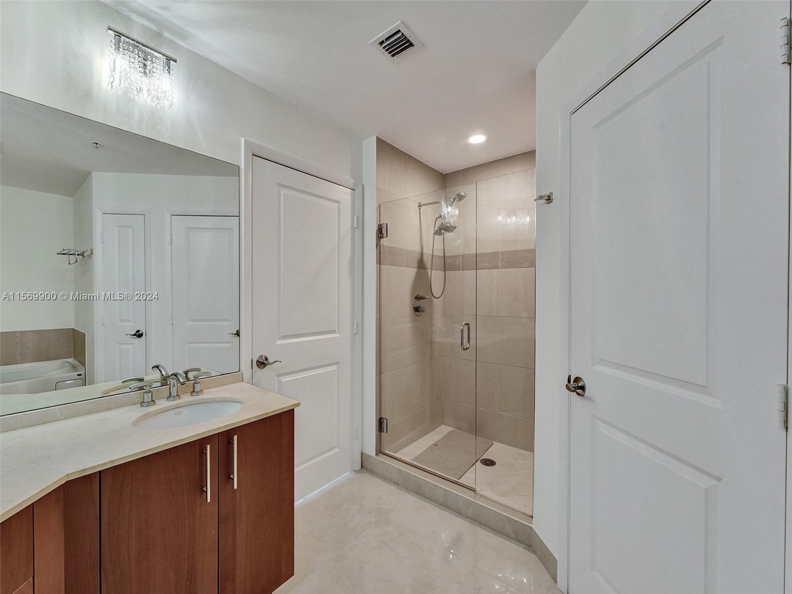 1945 S Ocean Dr 2101, Hallandale Beach, Florida 33009, 3 Bedrooms Bedrooms, ,3 BathroomsBathrooms,Residentiallease,For Rent,1945 S Ocean Dr 2101,A11569900