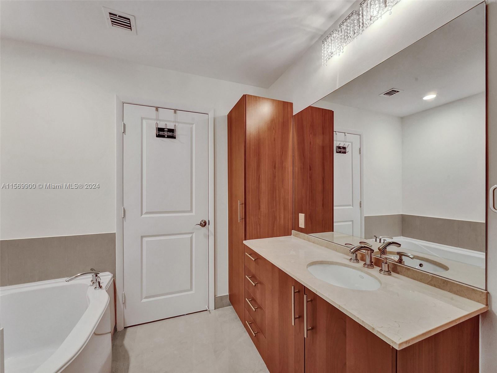 1945 S Ocean Dr 2101, Hallandale Beach, Florida 33009, 3 Bedrooms Bedrooms, ,3 BathroomsBathrooms,Residentiallease,For Rent,1945 S Ocean Dr 2101,A11569900