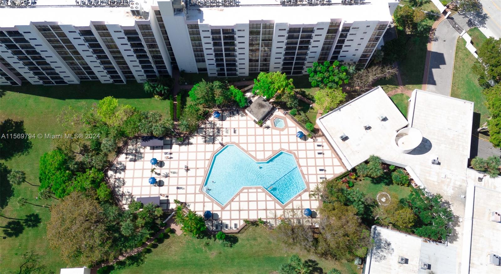 16909 N North Bay Road 608, Sunny Isles Beach, Florida 33160, 1 Bedroom Bedrooms, ,1 BathroomBathrooms,Residential,For Sale,16909 N North Bay Road 608,A11569794