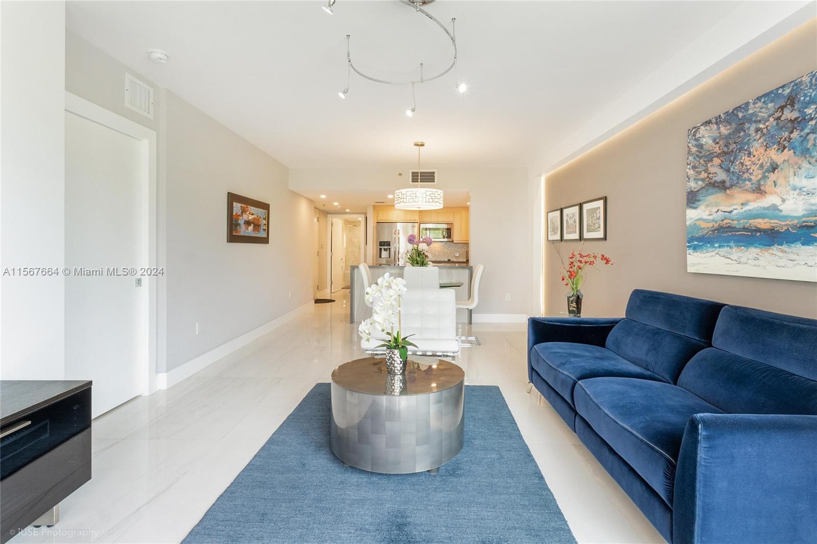 226 Ocean Dr 3C, Miami Beach, Florida 33139, 2 Bedrooms Bedrooms, ,2 BathroomsBathrooms,Residentiallease,For Rent,226 Ocean Dr 3C,A11567664