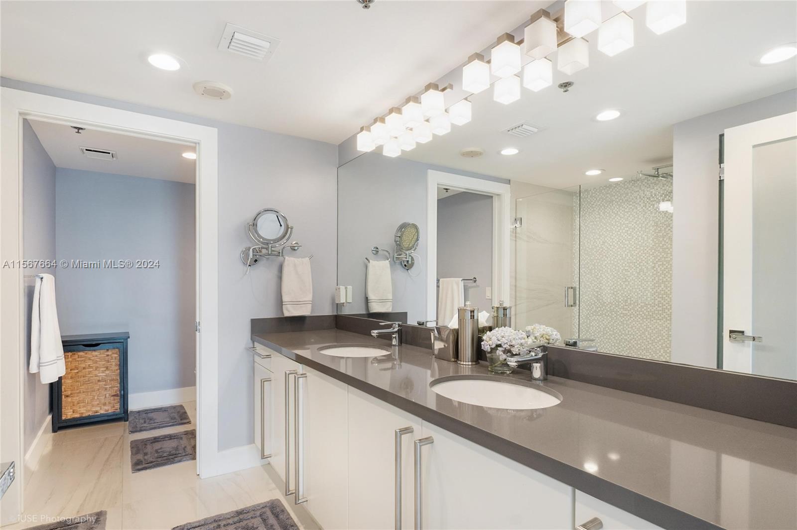 226 Ocean Dr 3C, Miami Beach, Florida 33139, 2 Bedrooms Bedrooms, ,2 BathroomsBathrooms,Residentiallease,For Rent,226 Ocean Dr 3C,A11567664