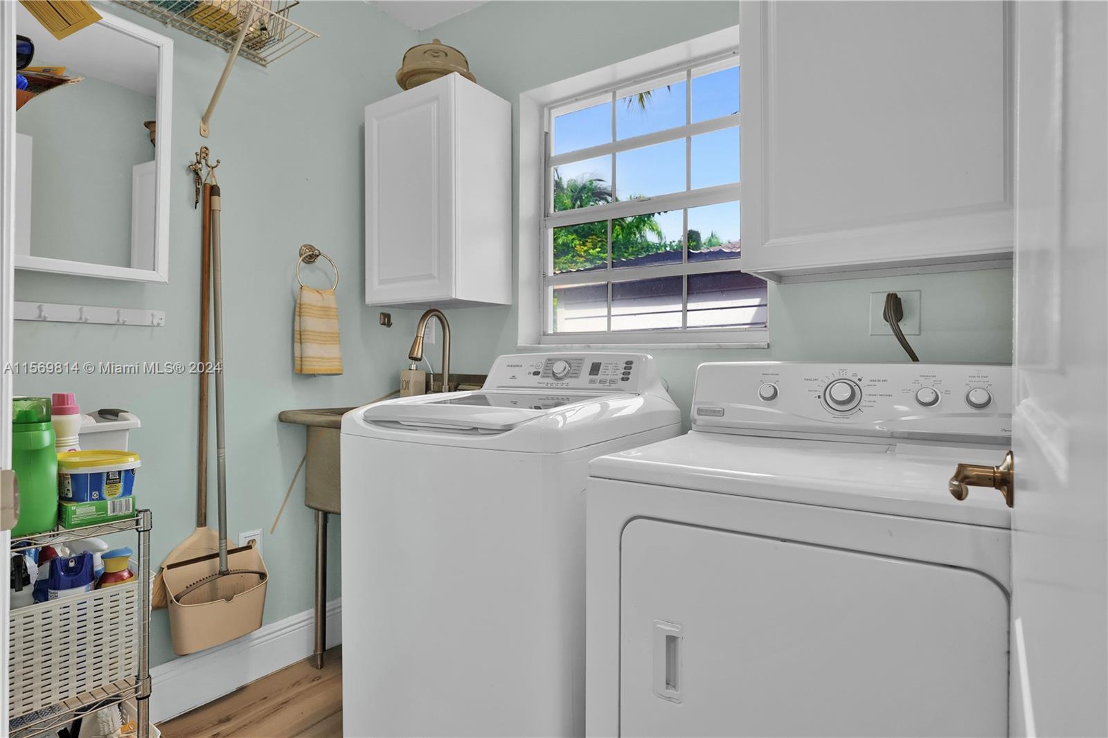 15325 SW 156th Ter, Miami, Florida 33187, 4 Bedrooms Bedrooms, ,2 BathroomsBathrooms,Residential,For Sale,15325 SW 156th Ter,A11569814