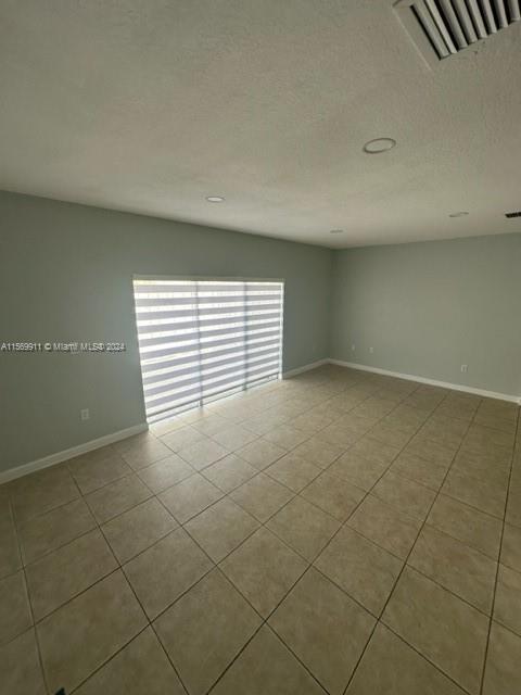 1480 NE 33rd Ave 110, Homestead, Florida 33033, 3 Bedrooms Bedrooms, ,2 BathroomsBathrooms,Residentiallease,For Rent,1480 NE 33rd Ave 110,A11569911