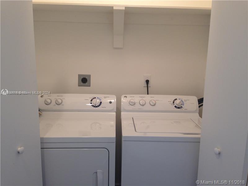 2630 NE 213th St 102, Miami, Florida 33180, 2 Bedrooms Bedrooms, ,2 BathroomsBathrooms,Residentiallease,For Rent,2630 NE 213th St 102,A11569916