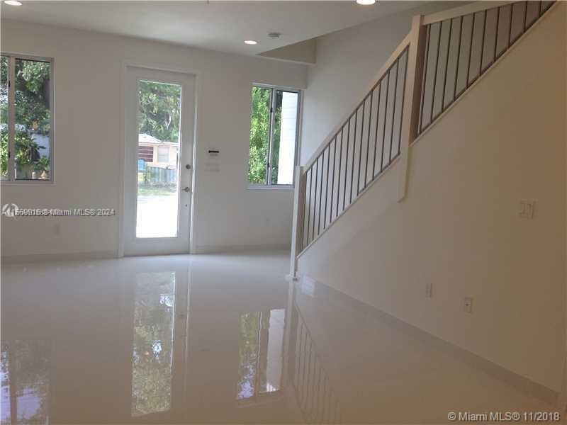 2630 NE 213th St 102, Miami, Florida 33180, 2 Bedrooms Bedrooms, ,2 BathroomsBathrooms,Residentiallease,For Rent,2630 NE 213th St 102,A11569916