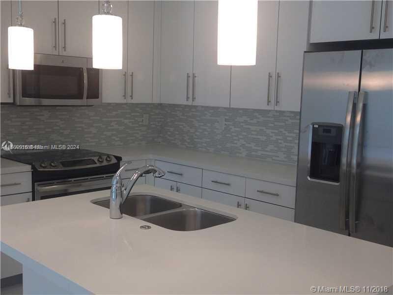 2630 NE 213th St 102, Miami, Florida 33180, 2 Bedrooms Bedrooms, ,2 BathroomsBathrooms,Residentiallease,For Rent,2630 NE 213th St 102,A11569916