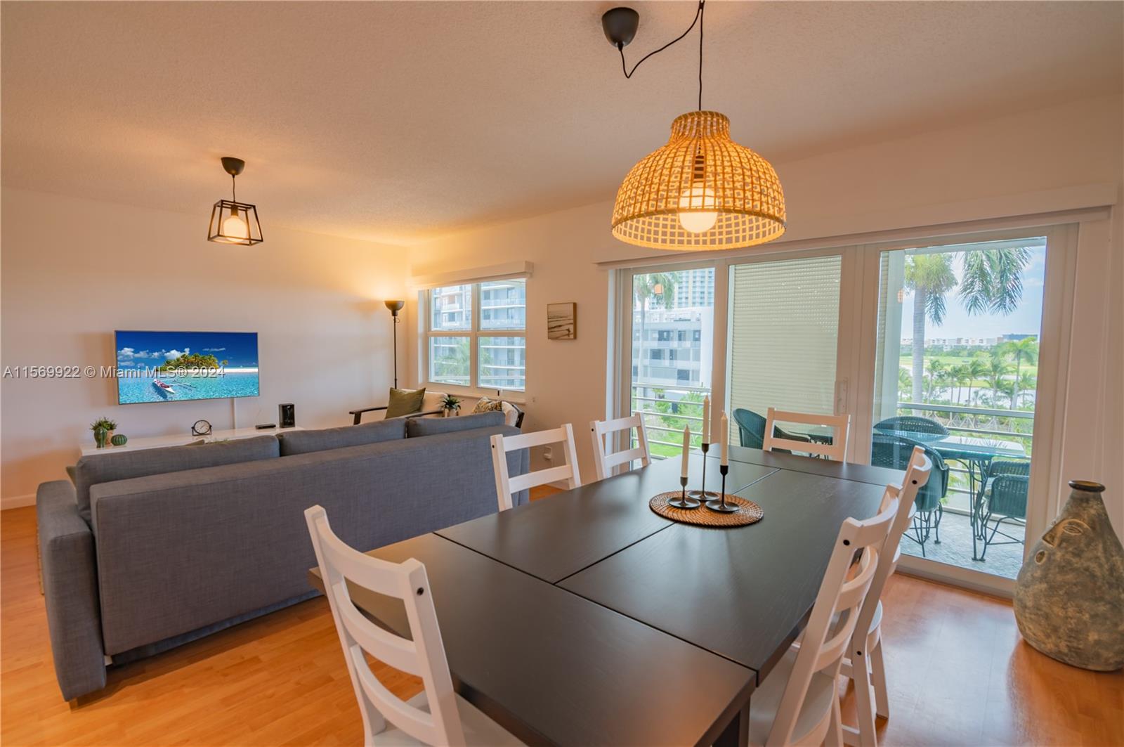 Hallandale Beach, Florida 33009, 2 Bedrooms Bedrooms, ,2 BathroomsBathrooms,Residential,For Sale,A11569922