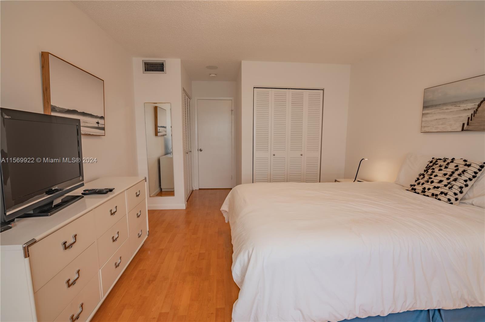 Hallandale Beach, Florida 33009, 2 Bedrooms Bedrooms, ,2 BathroomsBathrooms,Residential,For Sale,A11569922