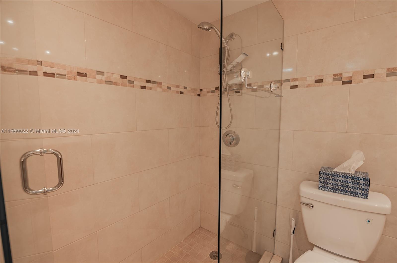 Hallandale Beach, Florida 33009, 2 Bedrooms Bedrooms, ,2 BathroomsBathrooms,Residential,For Sale,A11569922
