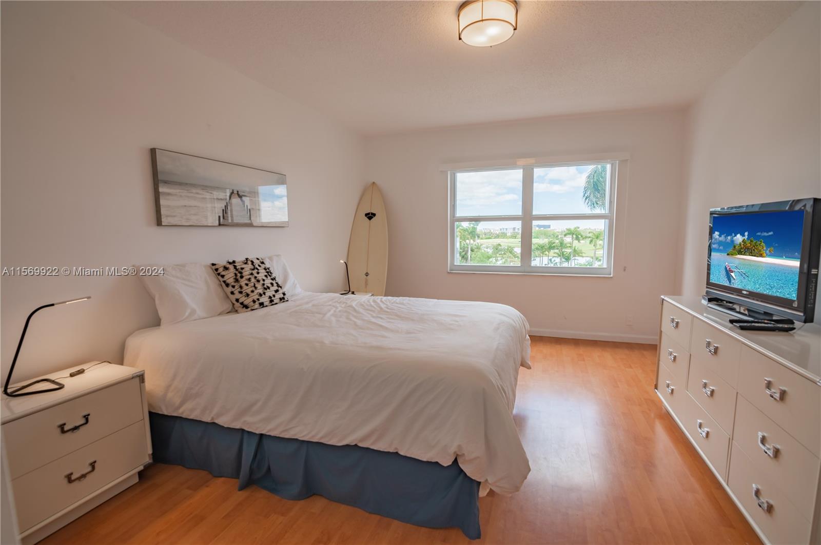 Hallandale Beach, Florida 33009, 2 Bedrooms Bedrooms, ,2 BathroomsBathrooms,Residential,For Sale,A11569922