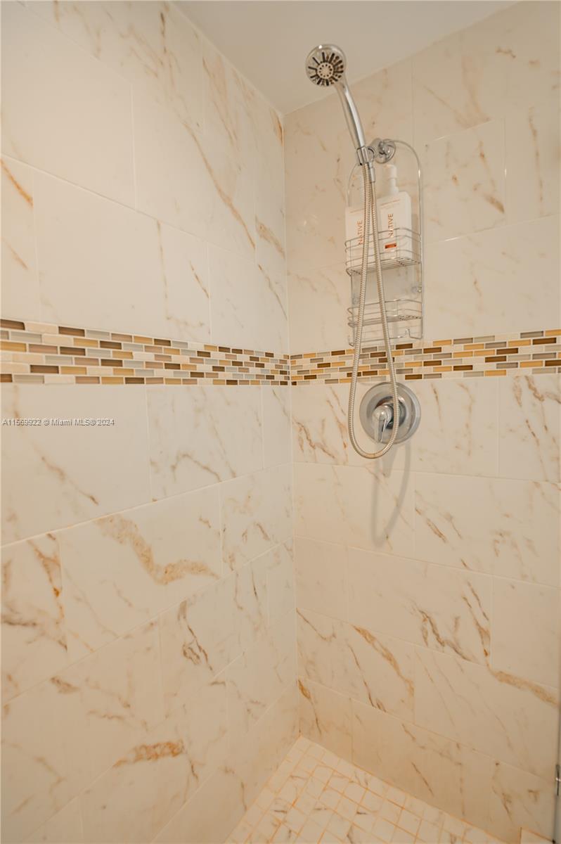 Hallandale Beach, Florida 33009, 2 Bedrooms Bedrooms, ,2 BathroomsBathrooms,Residential,For Sale,A11569922