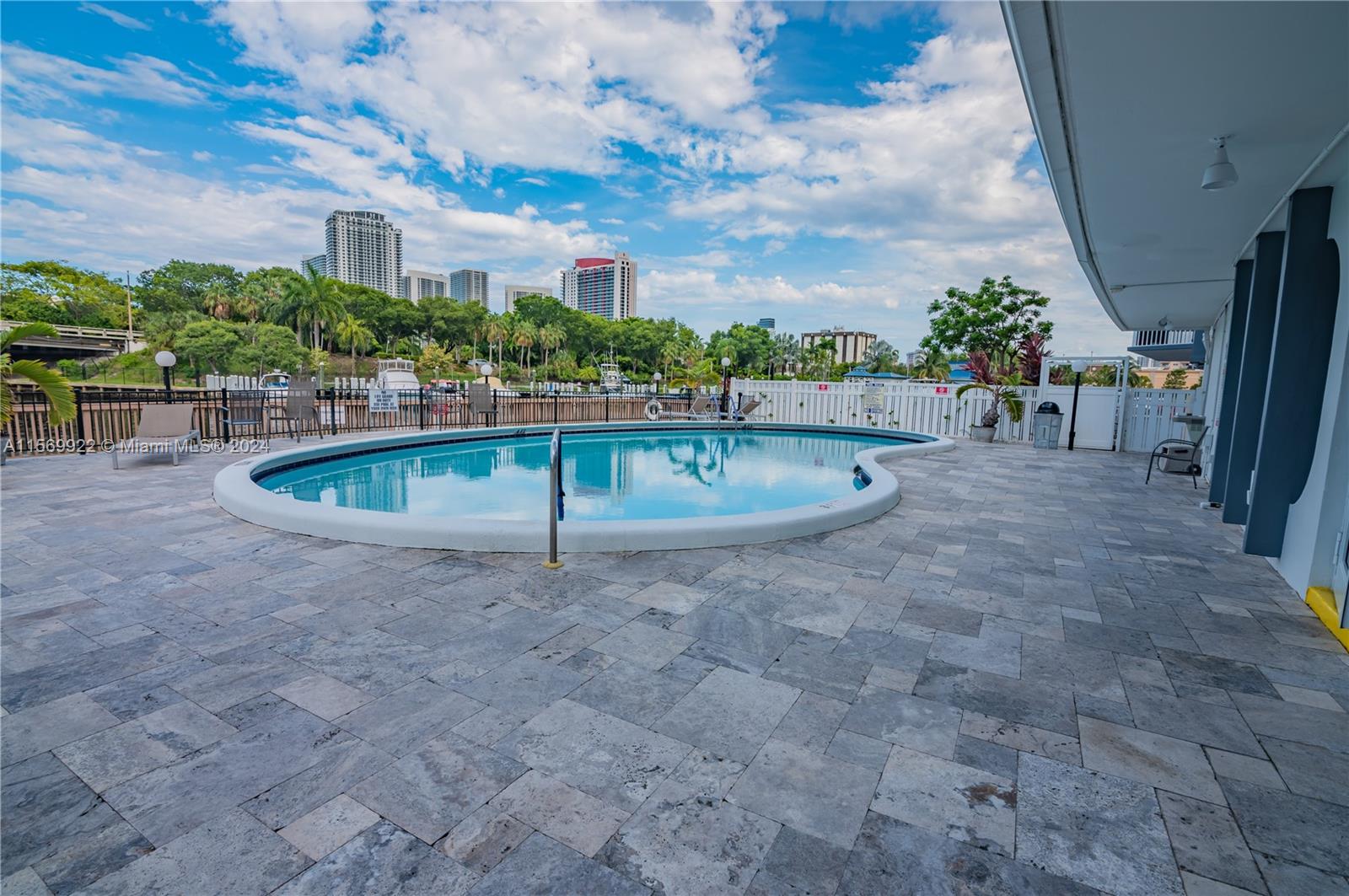 Hallandale Beach, Florida 33009, 2 Bedrooms Bedrooms, ,2 BathroomsBathrooms,Residential,For Sale,A11569922