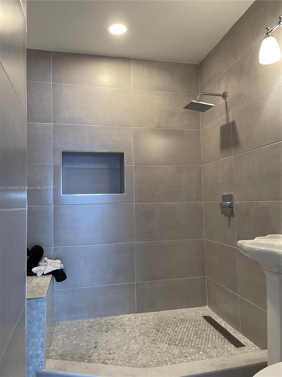 541 NE 14th Ct, Fort Lauderdale, Florida 33304, 3 Bedrooms Bedrooms, ,1 BathroomBathrooms,Residential,For Sale,541 NE 14th Ct,A11568987