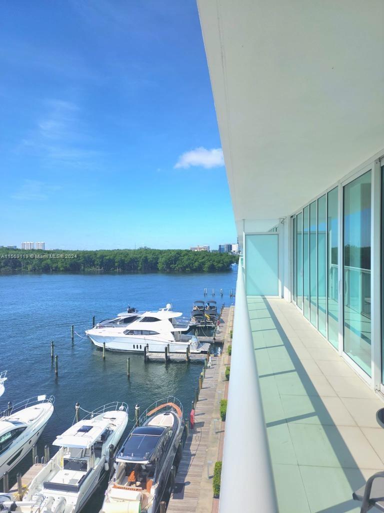 GREAT OPPORTUNITY AND READY TO MOVE IN. THIS Exclusive unit has amazing views to the bay, marina, and Sunny Isles. Porcelain floors, closets have built-in features, TOP KITCHEN APPLIANCES, MODERN FURTINUTRE. THE 400 TOWER AT SUNNY INCLUDES ALL STAR AMMENITIES FOR THEIR RESIDENTS.