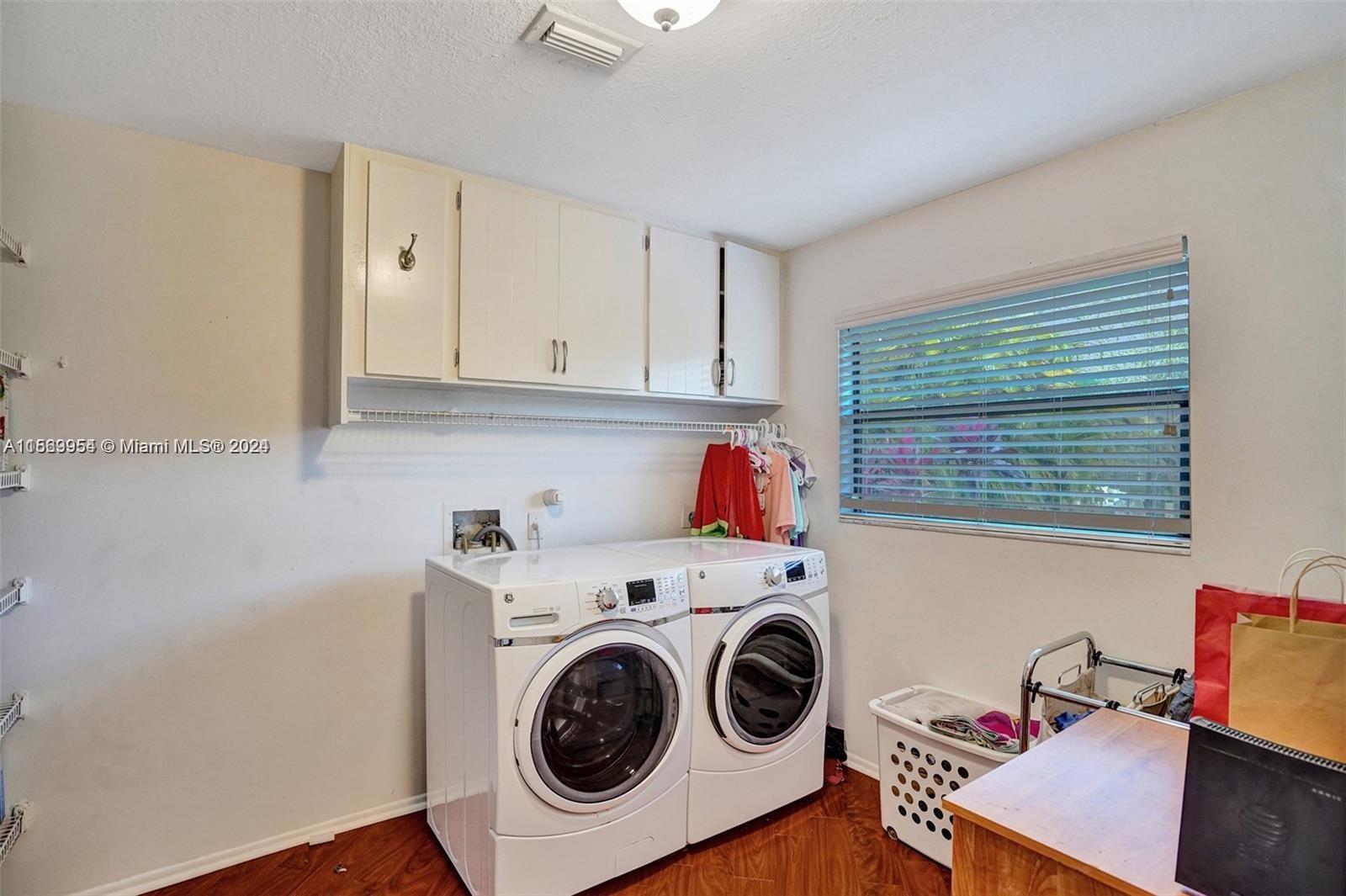 4161 NW 107th Ave, Coral Springs, Florida 33065, 3 Bedrooms Bedrooms, ,2 BathroomsBathrooms,Residential,For Sale,4161 NW 107th Ave,A11569954