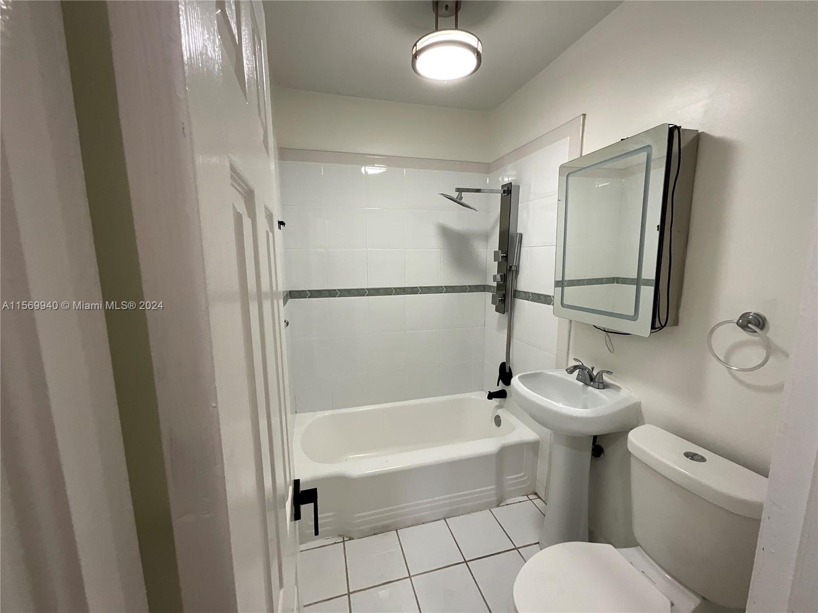 288 NW 47th St, Miami, Florida 33127, 4 Bedrooms Bedrooms, ,2 BathroomsBathrooms,Residentiallease,For Rent,288 NW 47th St,A11569940