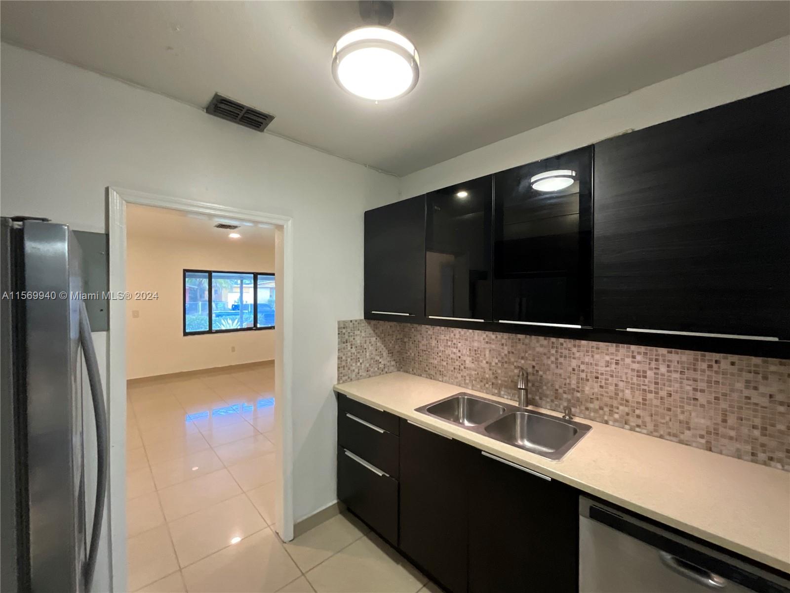 288 NW 47th St, Miami, Florida 33127, 4 Bedrooms Bedrooms, ,2 BathroomsBathrooms,Residentiallease,For Rent,288 NW 47th St,A11569940
