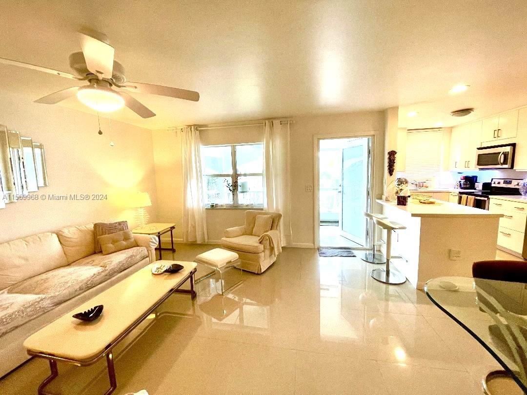 580 Egret Dr 308, Hallandale Beach, Florida 33009, 2 Bedrooms Bedrooms, ,2 BathroomsBathrooms,Residentiallease,For Rent,580 Egret Dr 308,A11569968