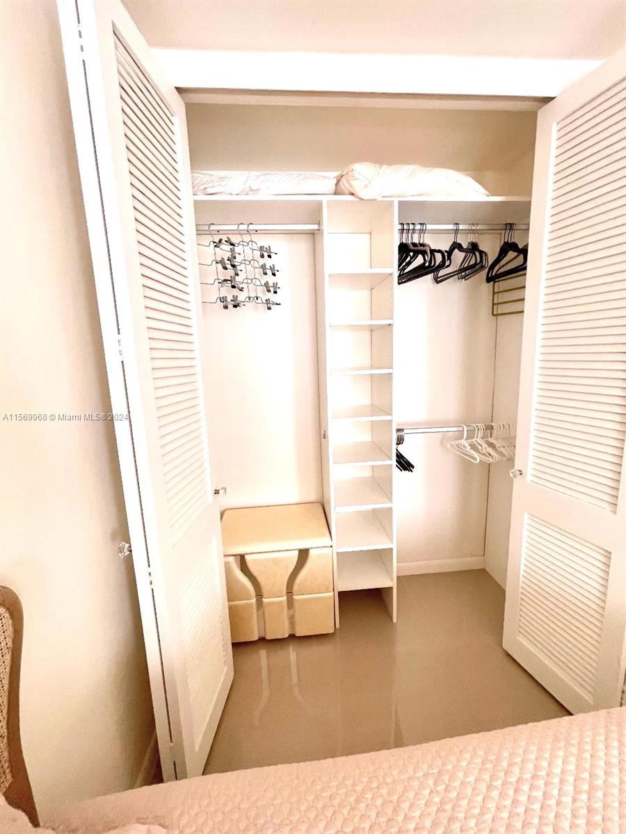 580 Egret Dr 308, Hallandale Beach, Florida 33009, 2 Bedrooms Bedrooms, ,2 BathroomsBathrooms,Residentiallease,For Rent,580 Egret Dr 308,A11569968