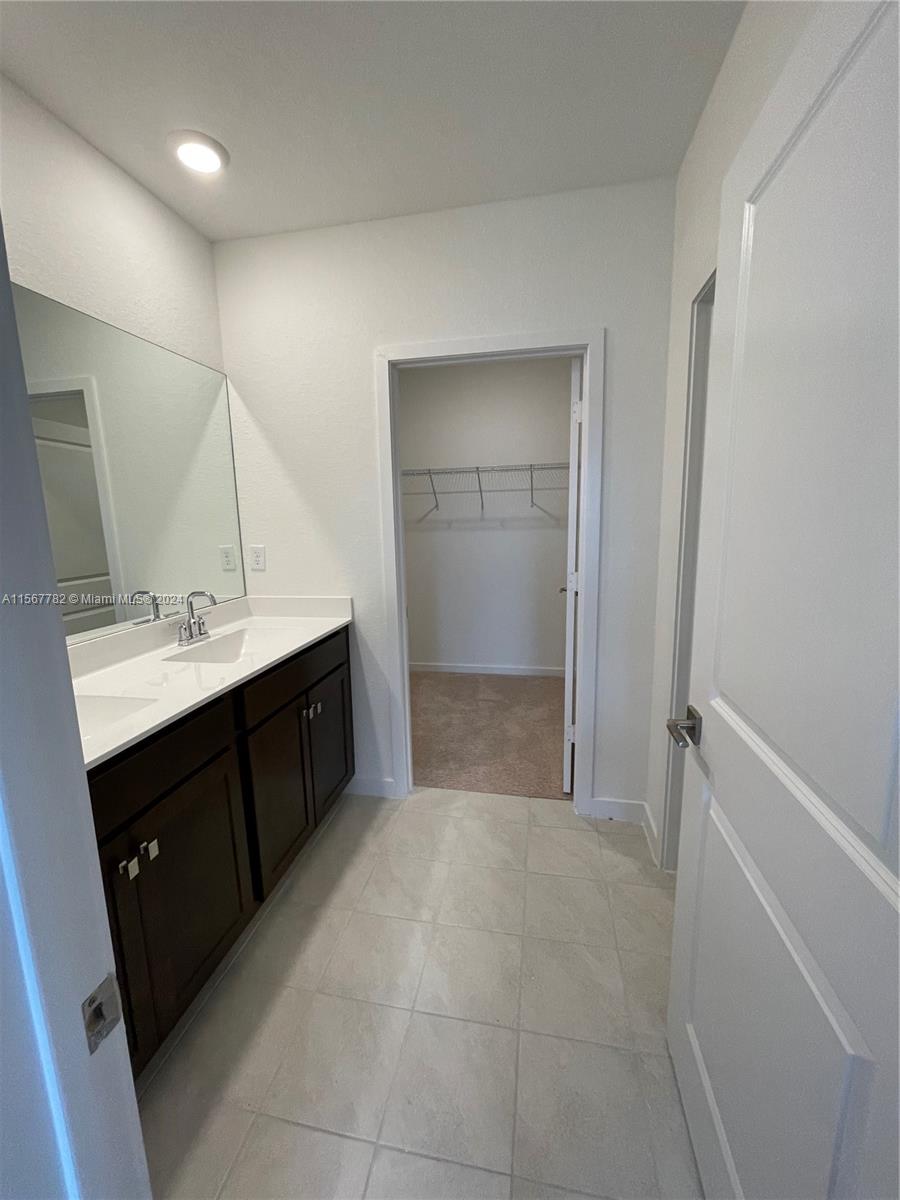 1672 SE 8th Ave 0, Homestead, Florida 33034, 4 Bedrooms Bedrooms, ,2 BathroomsBathrooms,Residentiallease,For Rent,1672 SE 8th Ave 0,A11567782