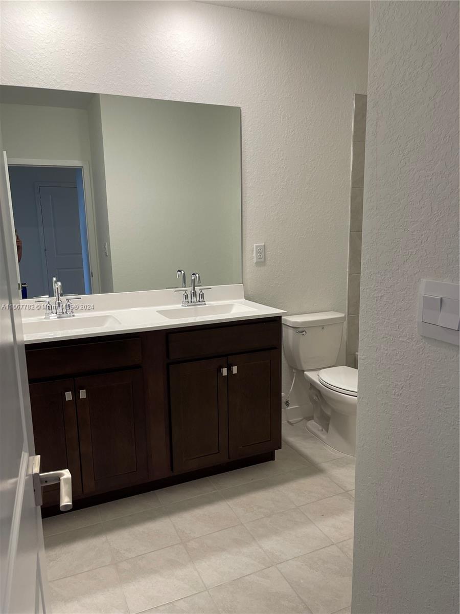 1672 SE 8th Ave 0, Homestead, Florida 33034, 4 Bedrooms Bedrooms, ,2 BathroomsBathrooms,Residentiallease,For Rent,1672 SE 8th Ave 0,A11567782