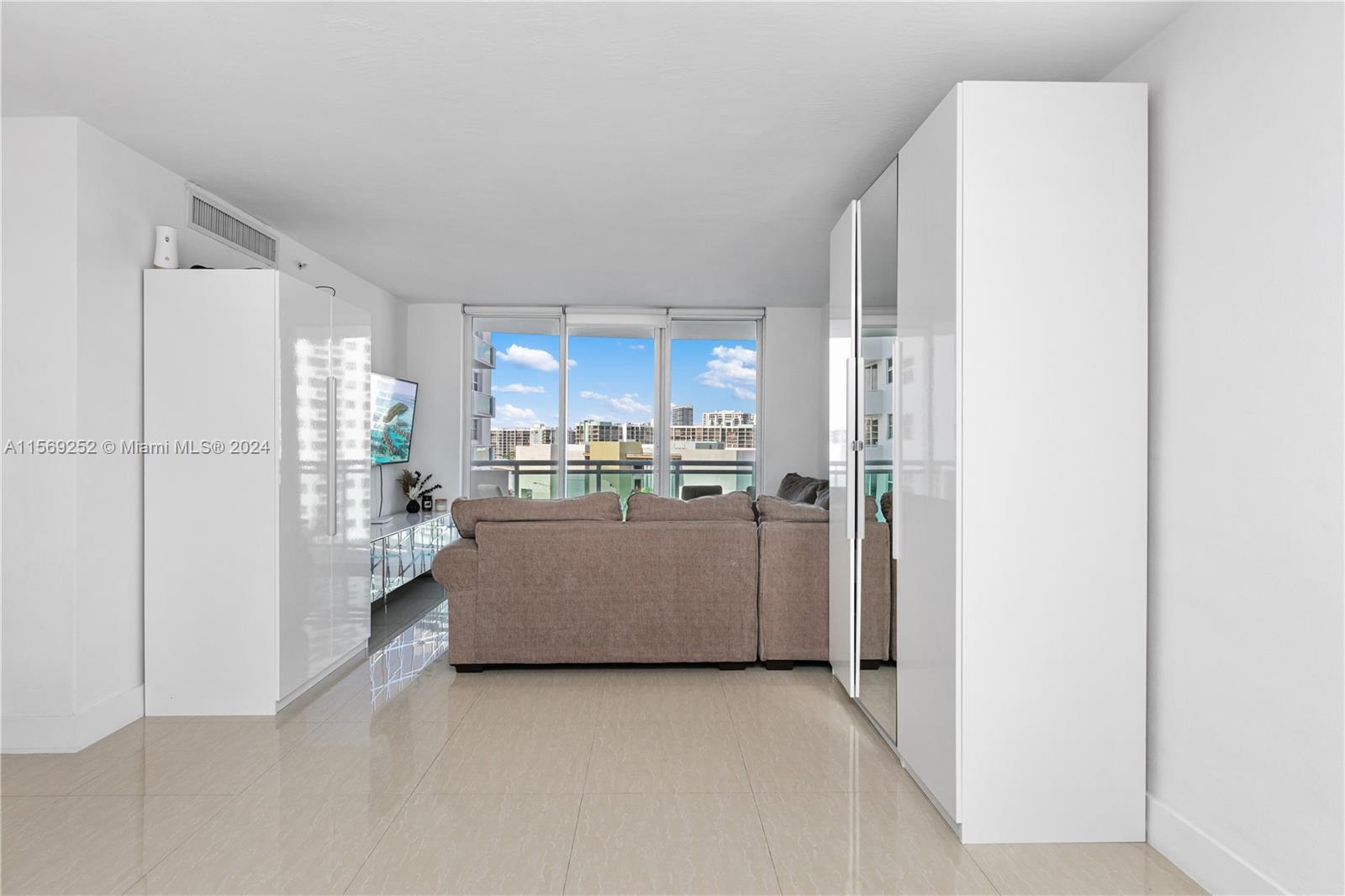 3001 S Ocean Dr 737, Hollywood, Florida 33019, 1 Bedroom Bedrooms, ,1 BathroomBathrooms,Residentiallease,For Rent,3001 S Ocean Dr 737,A11569252