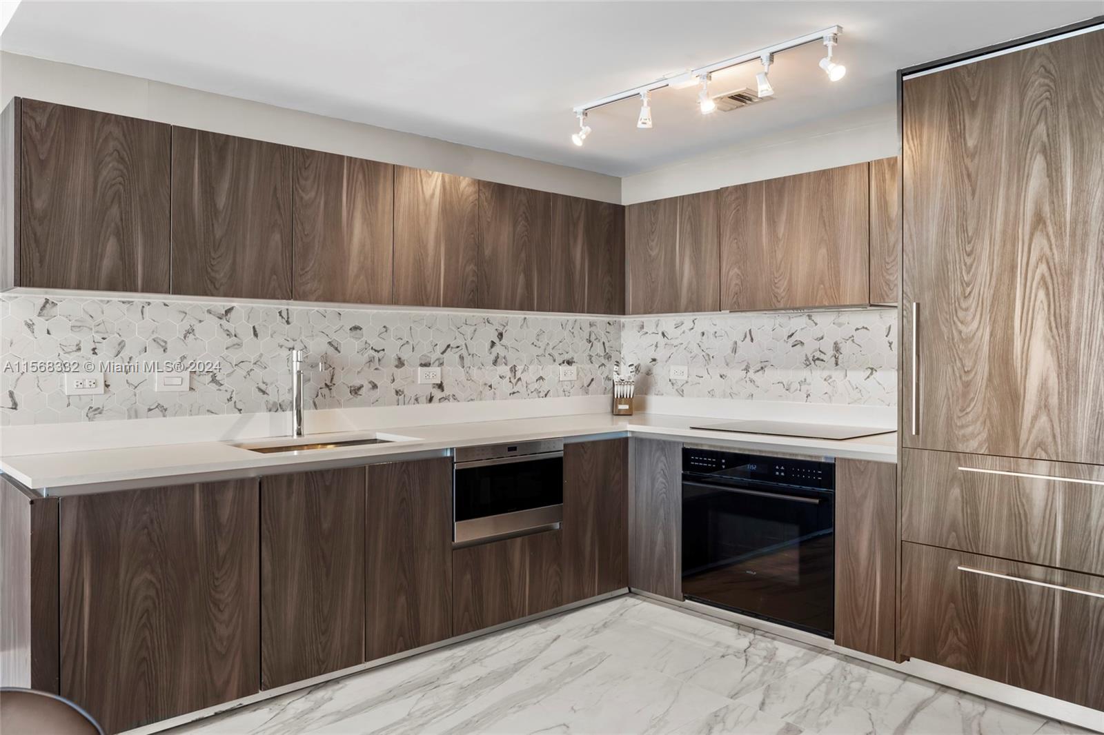 3131 NE 7th Ave 1004, Miami, Florida 33137, 3 Bedrooms Bedrooms, ,3 BathroomsBathrooms,Residential,For Sale,3131 NE 7th Ave 1004,A11568332