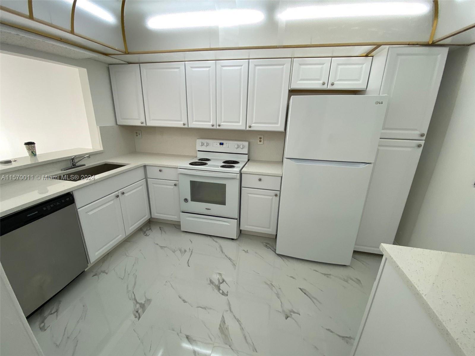 16750 NE 10th Ave 105, North Miami Beach, Florida 33162, 2 Bedrooms Bedrooms, ,2 BathroomsBathrooms,Residentiallease,For Rent,16750 NE 10th Ave 105,A11570011