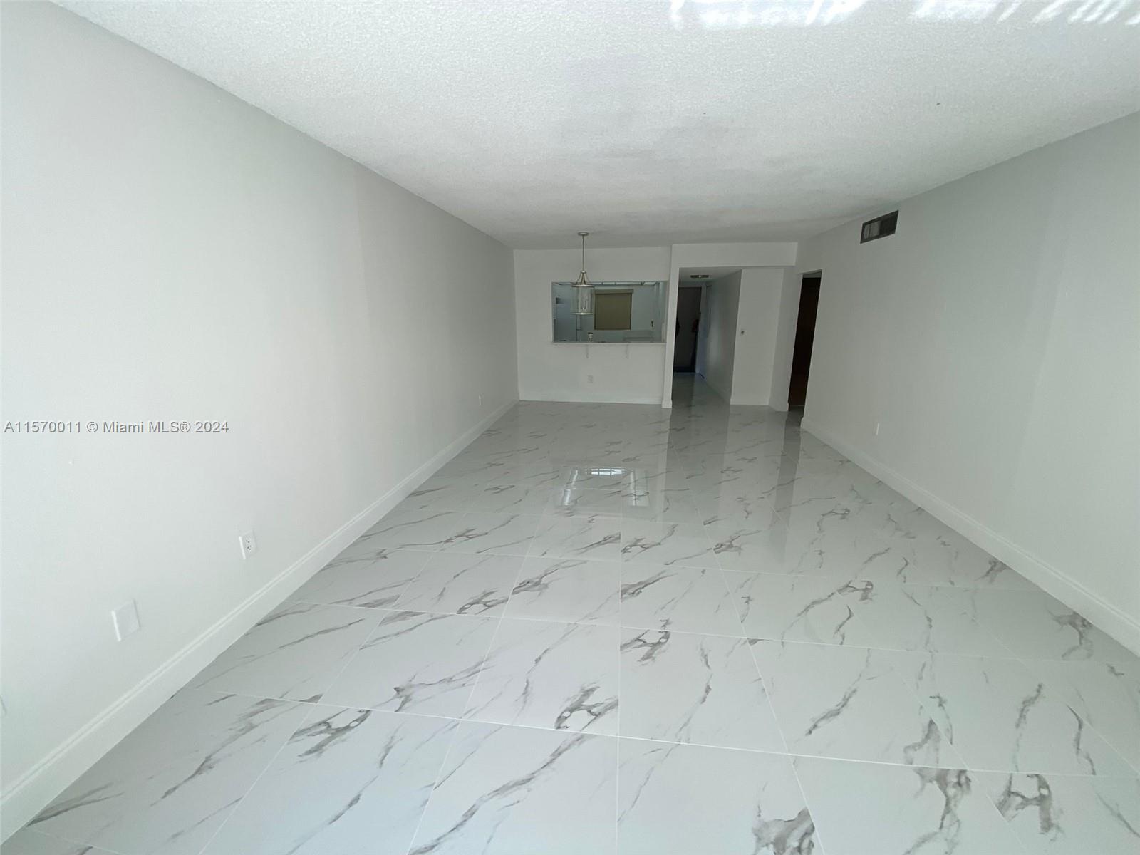 16750 NE 10th Ave 105, North Miami Beach, Florida 33162, 2 Bedrooms Bedrooms, ,2 BathroomsBathrooms,Residentiallease,For Rent,16750 NE 10th Ave 105,A11570011