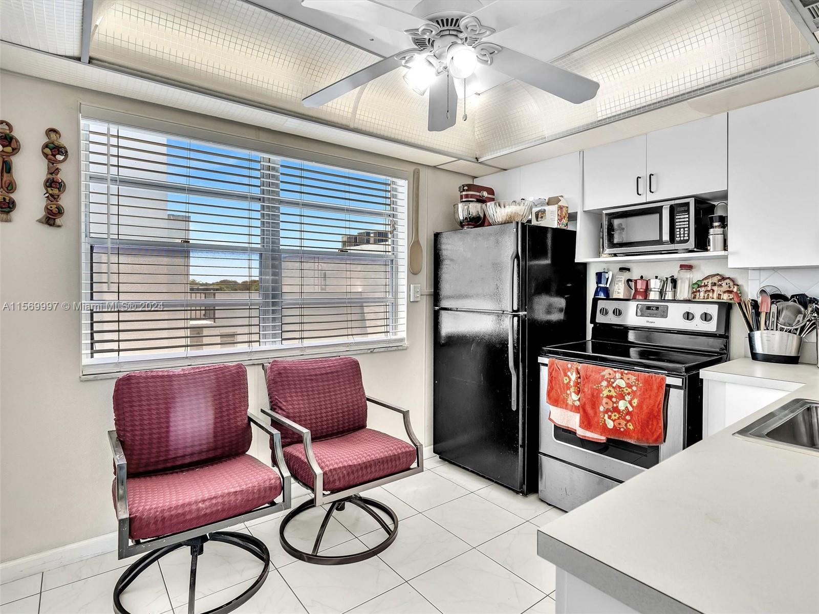 6921 Cypress Rd PH17, Plantation, Florida 33317, 2 Bedrooms Bedrooms, ,1 BathroomBathrooms,Residential,For Sale,6921 Cypress Rd PH17,A11569997