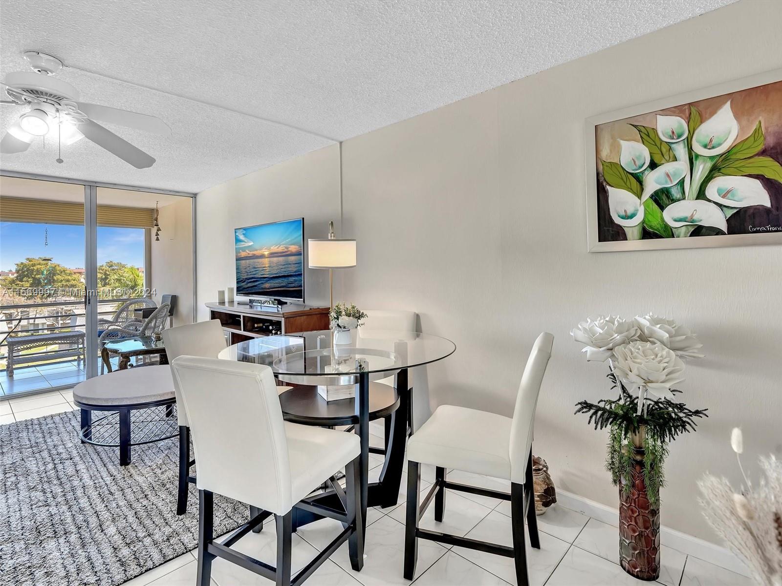 6921 Cypress Rd PH17, Plantation, Florida 33317, 2 Bedrooms Bedrooms, ,1 BathroomBathrooms,Residential,For Sale,6921 Cypress Rd PH17,A11569997
