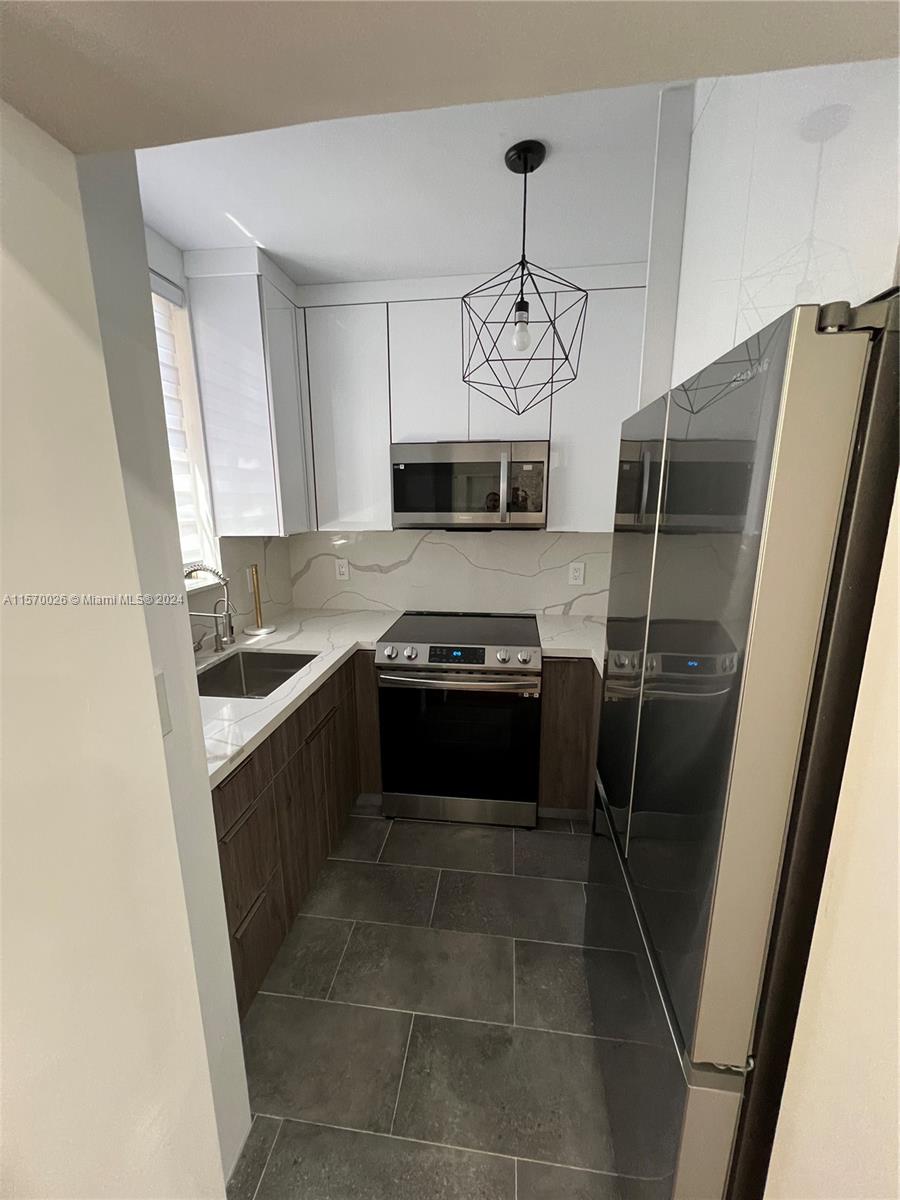 1746 SW 12th St A, Miami, Florida 33135, 1 Bedroom Bedrooms, ,1 BathroomBathrooms,Residentiallease,For Rent,1746 SW 12th St A,A11570026